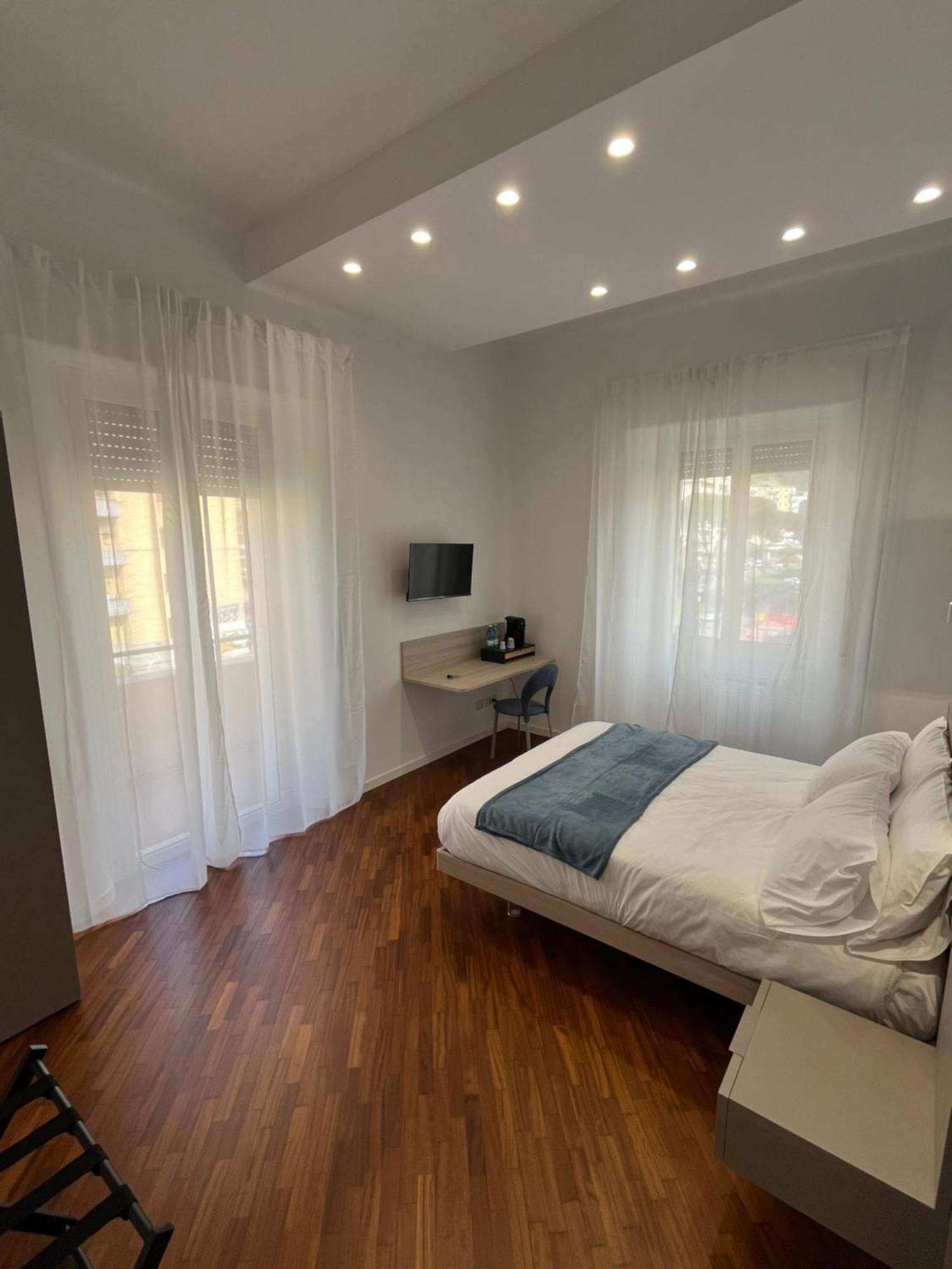 Maison Grimaldi Napels Buitenkant foto
