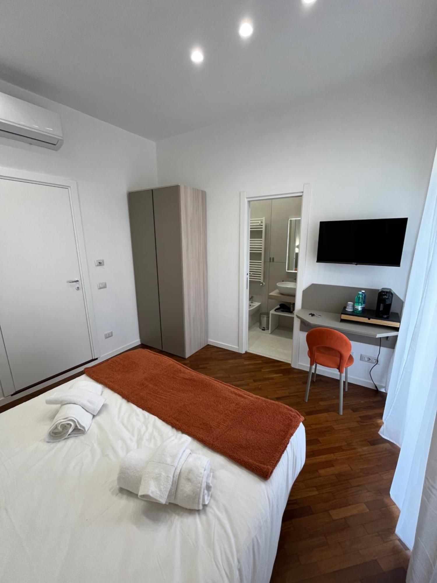 Maison Grimaldi Napels Buitenkant foto